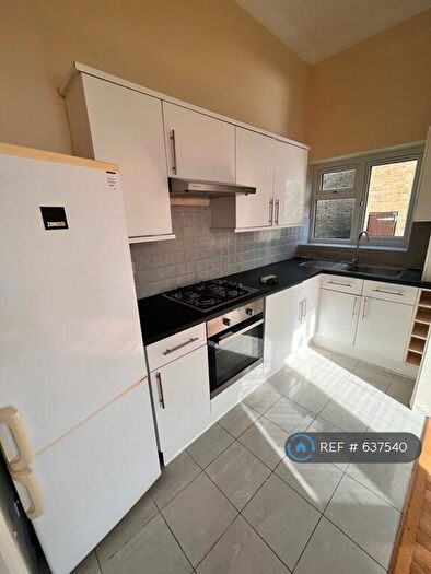 2 Bedroom Flat To Rent In Sunny Gardens Road, London, NW4