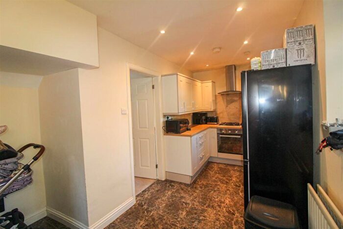 2 Bedroom End Of Terrace House To Rent In Victoria Avenue, Ripon, HG4