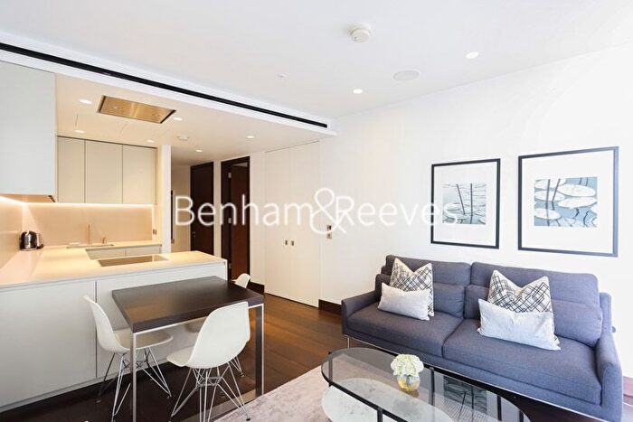 2 Bedroom Flat To Rent In Kings Gate Walk, Victoria, SW1E