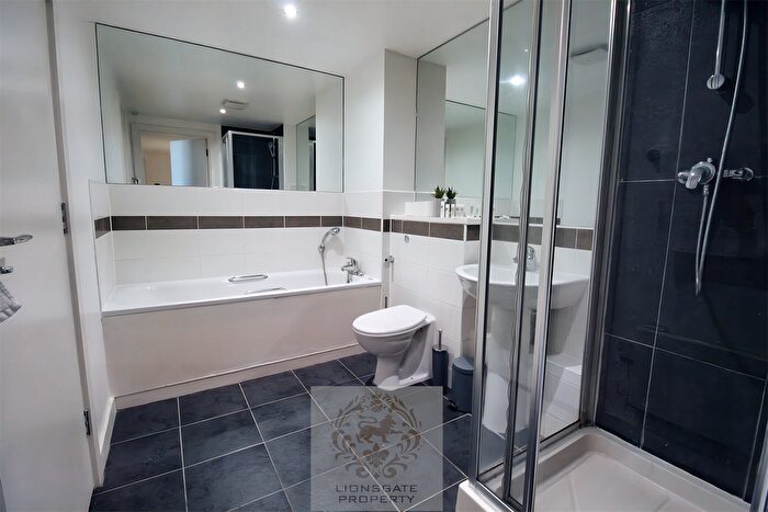 3 Bedroom Flat To Rent In Point Pleasant, Wandsworth, SW18