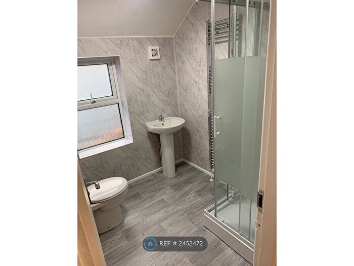 1 Bedroom Flat To Rent In Silver Street, Taunton, TA1