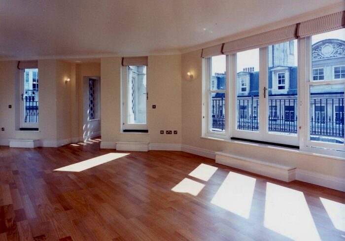 2 Bedroom Flat To Rent In Temple Avenue, London, EC4Y