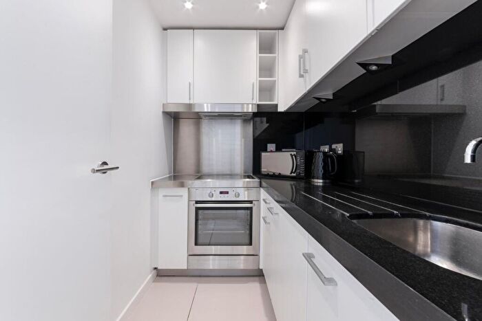 Apartment To Rent In New Providence Wharf, Fairmont Avenue, London, E14