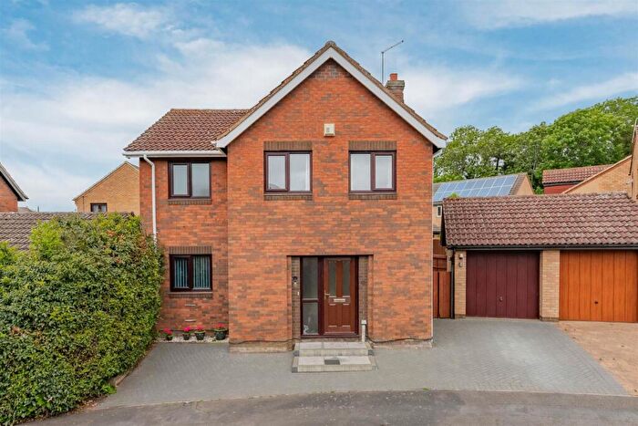 3 Bedroom Detached House For Sale In , Malvern Close, Kettering, NN16