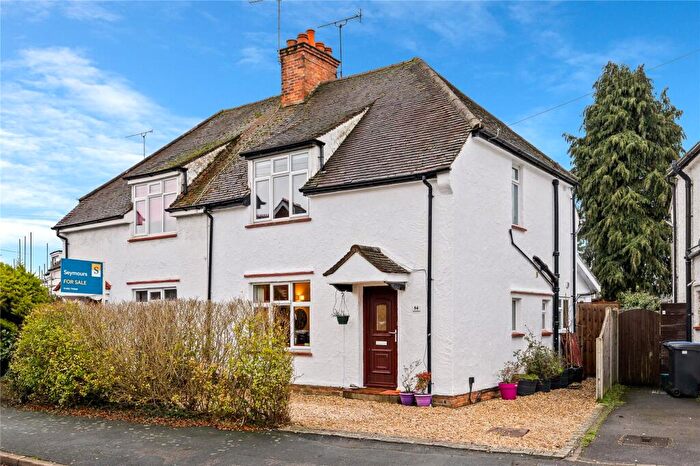 3 Bedroom Semi Detached House For Sale In Highclere Road, Knaphill, Surrey, GU21