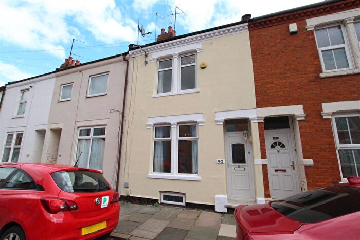 3 Bedroom House For Sale In Roe Road, Northampton, NN1