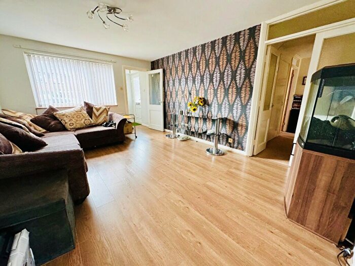 2 Bedroom Ground Maisonette For Sale In Shepherds Close, Chadwell Heath, RM6
