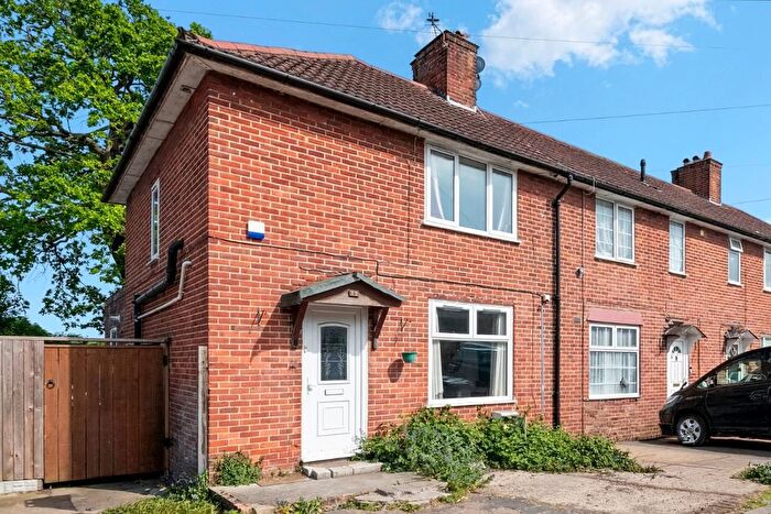 3 Bedroom End Of Terrace House For Sale In Westcott Crescent, Hanwell, London, W7
