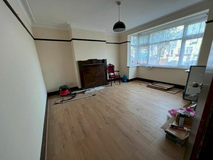 3 Bedroom Terraced Bungalow To Rent In Maswell Park Crescent, Hounslow, Hounslow, TW3