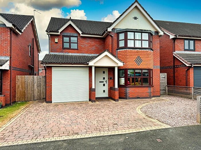 4 Bedroom Detached House For Sale In School Road North, CW9
