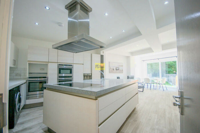 5 Bedroom Terraced House To Rent In Teignmouth Road - Ensuite Student Property, B29