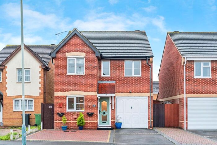 3 Bedroom Detached House For Sale In Cagney Drive, Swindon, SN25