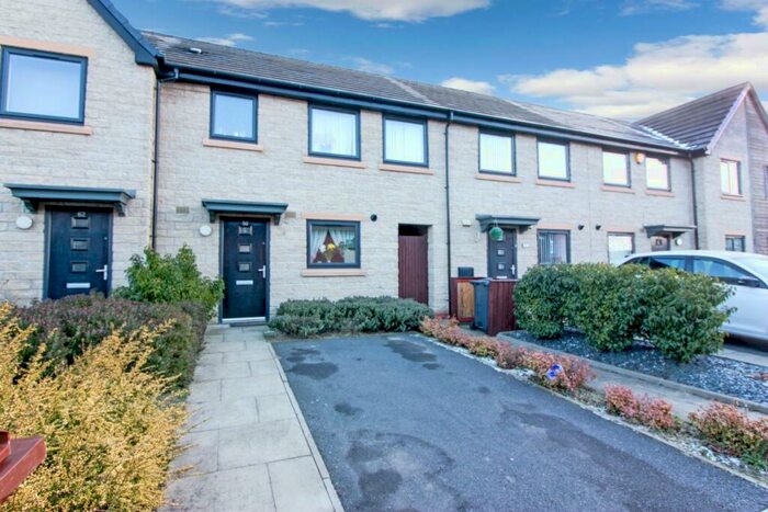 3 Bedroom Town House To Rent In Oak Road, Thurnscoe, S63