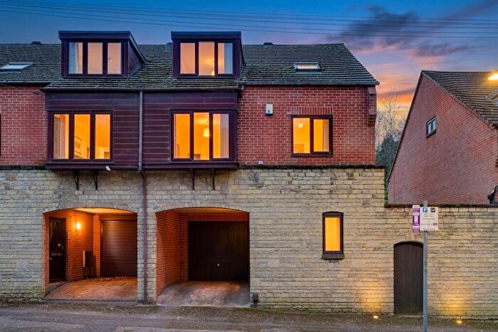 4 Bedroom End Of Terrace House For Sale In Redcliffe Road, Nottingham, NG3