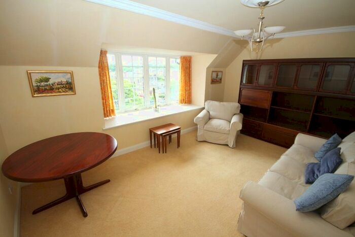 2 Bedroom Flat To Rent In New Cut Rigg, Trinity, Edinburgh, EH6