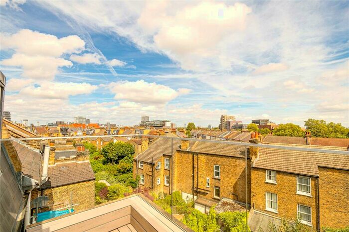 2 Bedroom Apartment To Rent In Vardens Road, SW11
