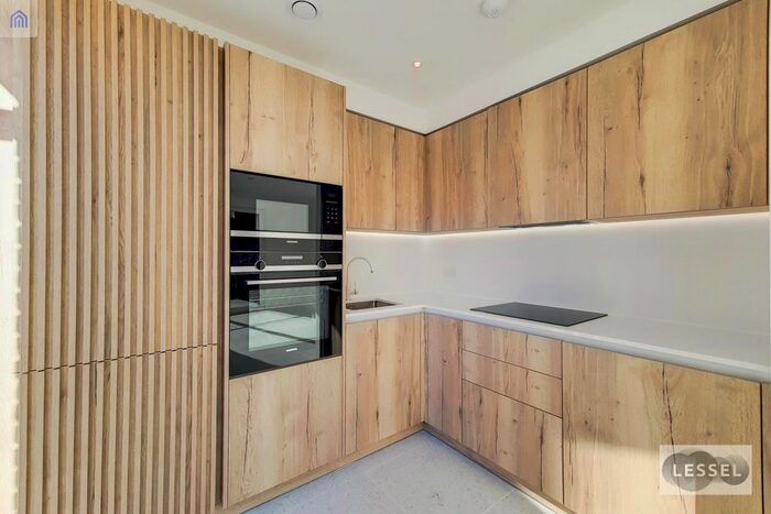 1 Bedroom Flat To Rent In Silk District, Whitechapel, London, E1