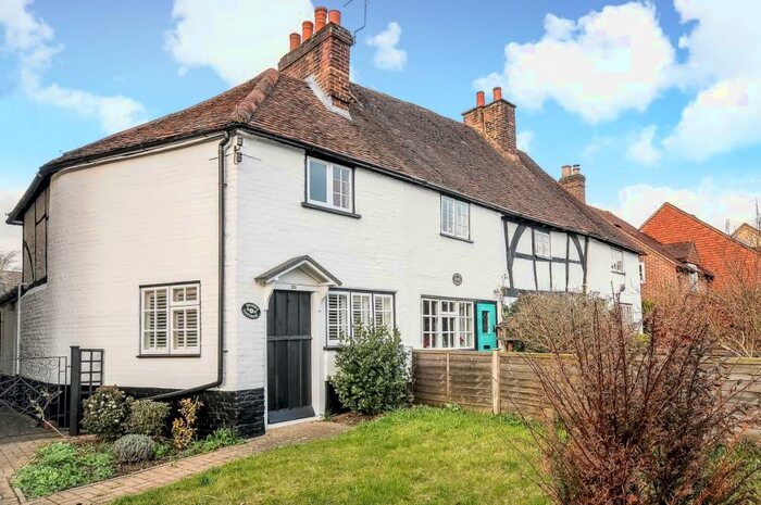 2 Bedroom Cottage To Rent In Farncombe Street Godalming, GU7