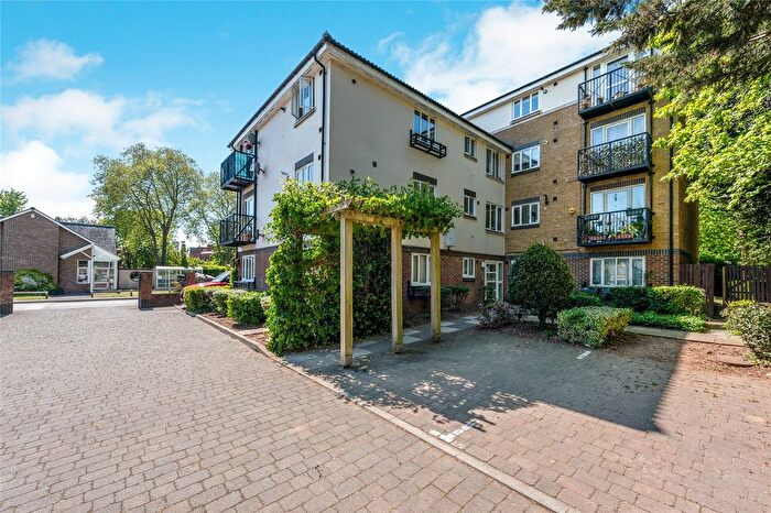 2 Bedroom Flat To Rent In Neville Close, Hounslow, London, TW3
