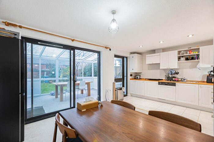 4 Bedroom Town House To Rent In Sheepway Court, Iffley, Oxford, OX4