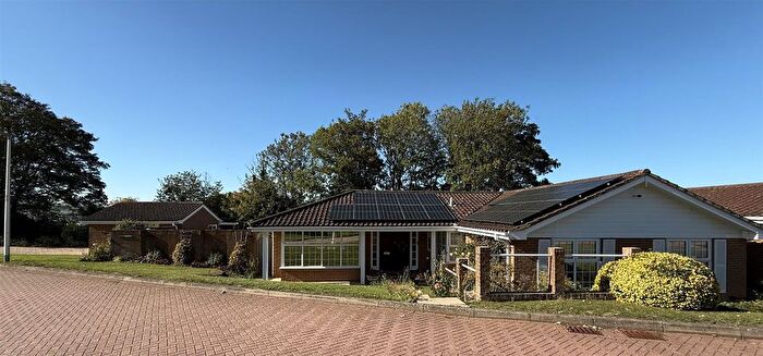 4 Bedroom Detached Bungalow For Sale In Abbotts Close, Rochester, ME1