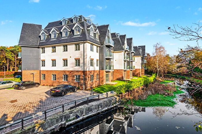 2 Bedroom Flat For Sale In Monument Road, Woking, Surrey, GU21