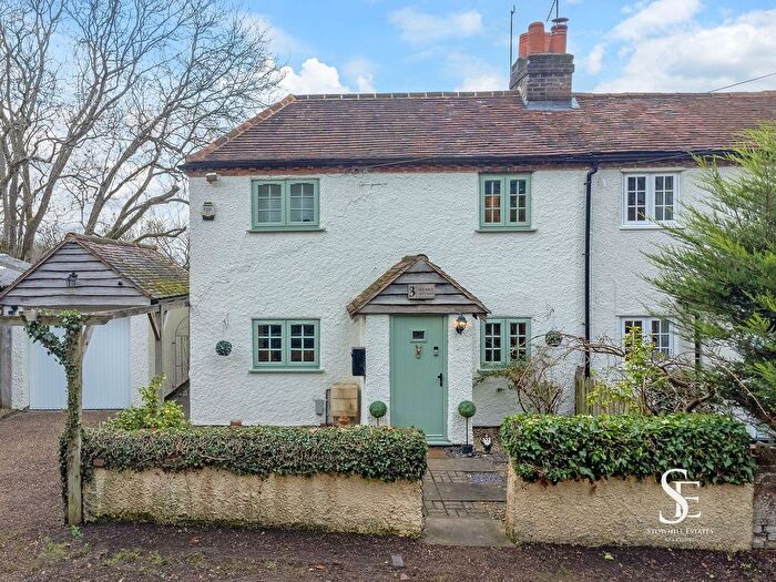 3 Bedroom End Terrace House For Sale In Malders Lane, Maidenhead, SL6