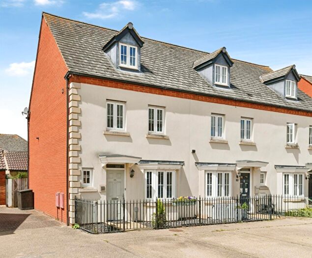 4 Bedroom End Of Terrace House For Sale In Orchard Way, Lower Stondon, Henlow, SG16