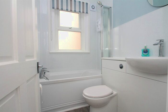 1 Bedroom Flat To Rent In St. Michaels Road, Worthing, BN11