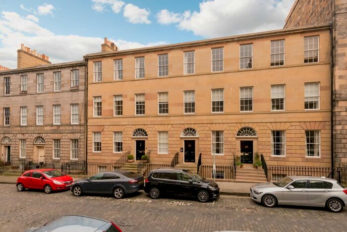 2 Bedroom Flat To Rent In Clarence Street, Stockbridge, Edinburgh, EH3