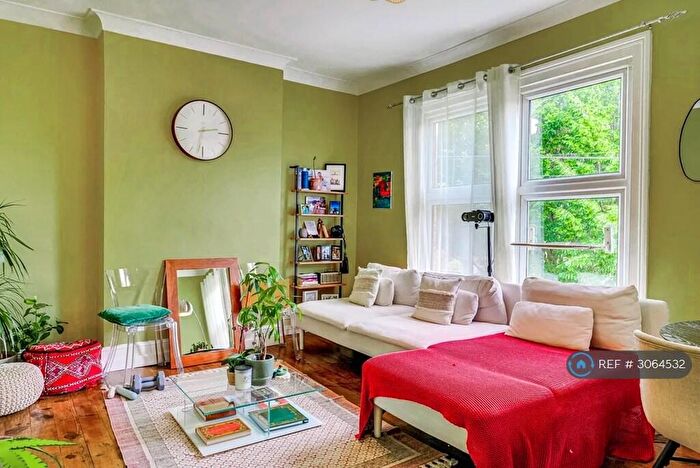 2 Bedroom Flat To Rent In Borthwick Road, London, E15