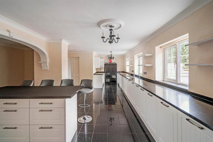 5 Bedroom Detached Bungalow To Rent In Kenilworth Road, Hampton-In-Arden, Solihull, B92