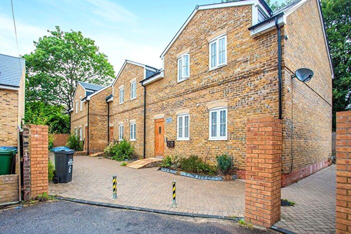 2 Bedroom Flat To Rent In St. Albans Road, Watford, Hertfordshire, WD17