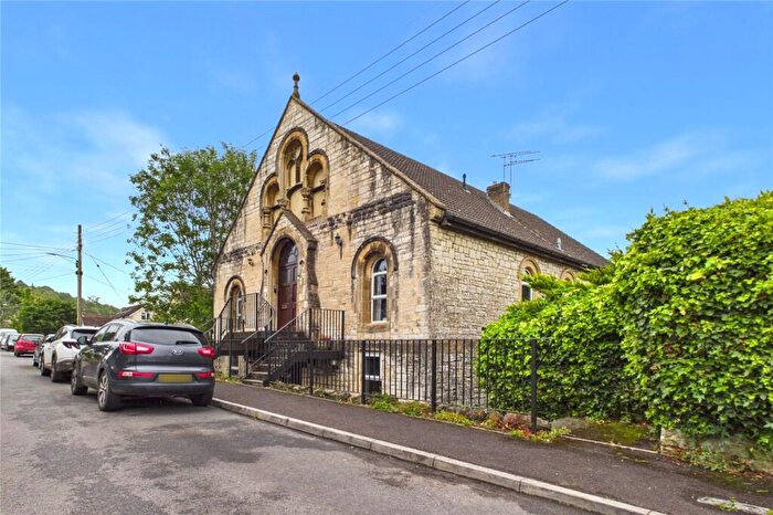 2 Bedroom Flat To Rent In Chapel Lawns, Clandown, Radstock, Somerset, BA3