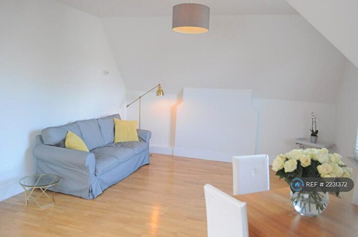1 Bedroom Flat To Rent In Bedford Hill, London, SW12