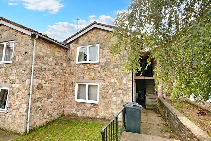 1 Bedroom Apartment For Sale In Rockcliff Court, Tadcaster, North Yorkshire, LS24