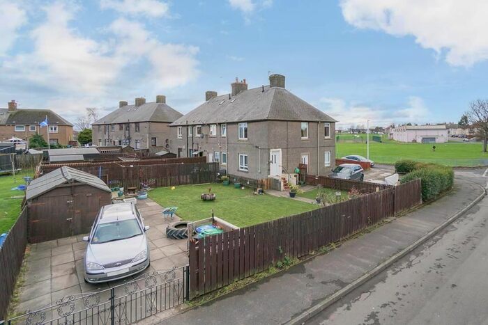 3 Bedroom Flat To Rent In Rannoch Road, Methil, Leven, KY8