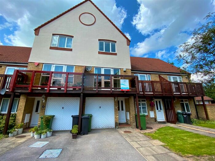 3 Bedroom Property To Rent In Tintagel Way, Port Solent, Portsmouth, PO6
