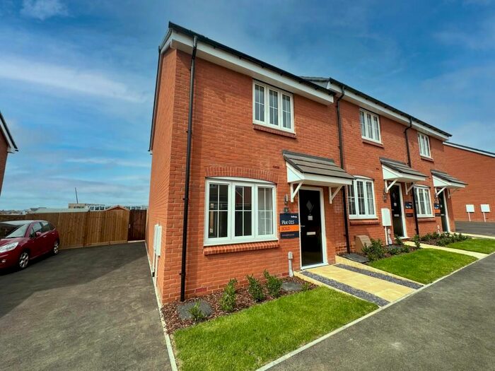 2 Bedroom End Of Terrace House To Rent In South Hill Lane, Wellingborough, NN8