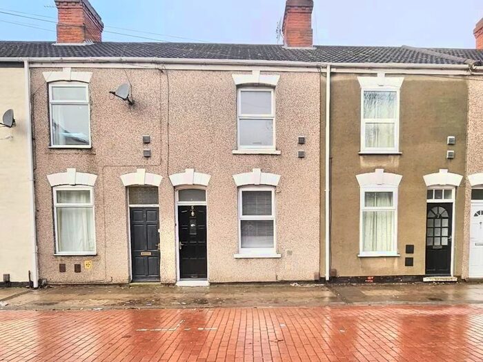 2 Bedroom Terraced House For Sale In New Cartergate, Grimsby, DN31