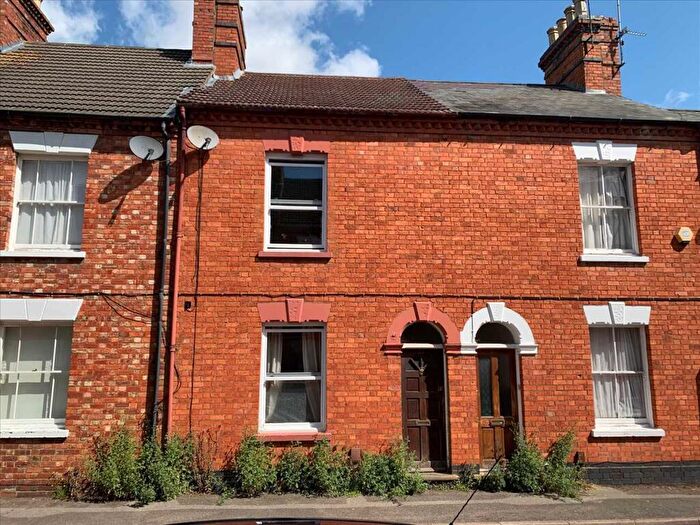 3 Bedroom Terraced House For Sale In Aylesbury Street, Wolverton, Milton Keynes, MK12
