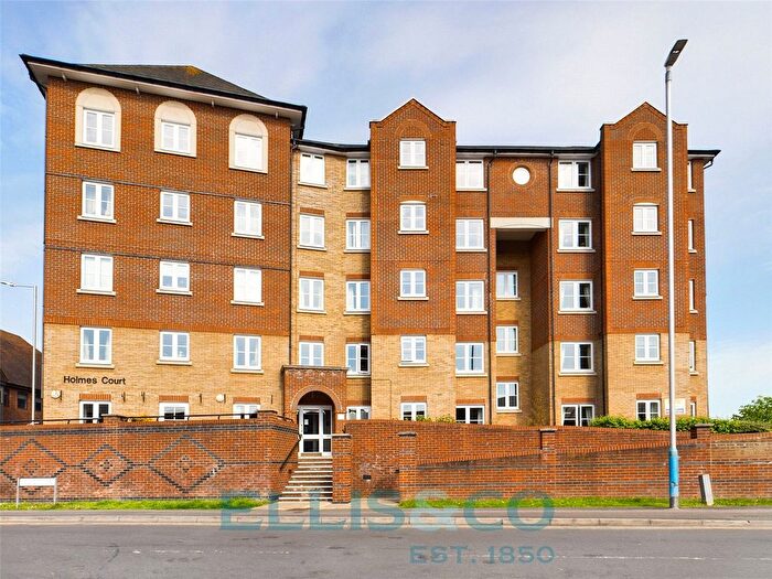 2 Bedroom Parking For Sale In Medway Wharf Road, Tonbridge, Kent, TN9