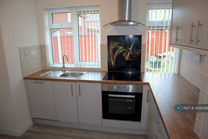 3 Bedroom Semi-Detached House To Rent In Daylands Avenue, Conisbrough, Doncaster, DN12