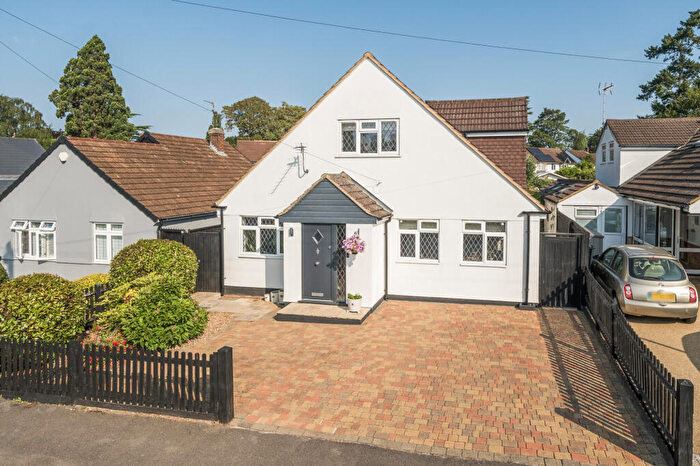 4 Bedroom Detached House For Sale In Northdown Road, Gerrards Cross, SL9