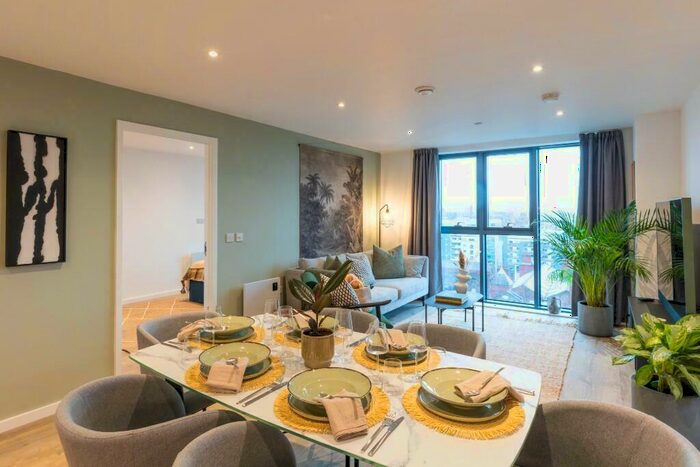 3 Bedroom Flat To Rent In Flat, Swan Street, Manchester, Greater Manchester, M4