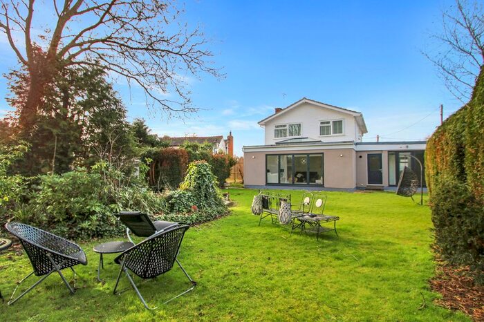 5 Bedroom Detached House For Sale In Front Road, Woodchurch, TN26