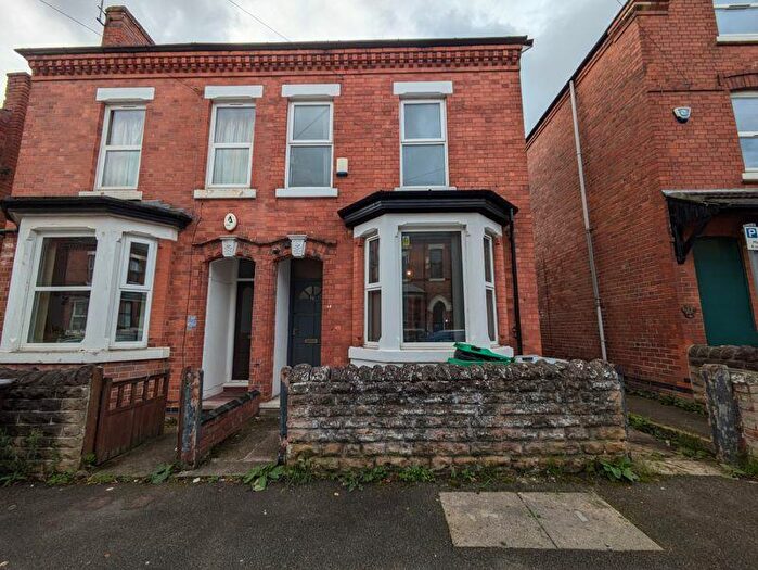 5 Bedroom Semi-Detached House To Rent In Midland Avenue, Nottingham, NG7