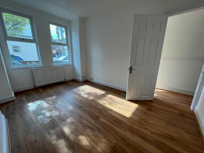 1 Bedroom Flat To Rent In Chapter Road, London, NW2