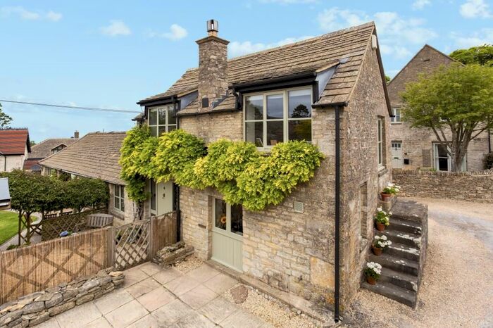 3 Bedroom Detached House For Sale In Birdlip, Gloucester, GL4