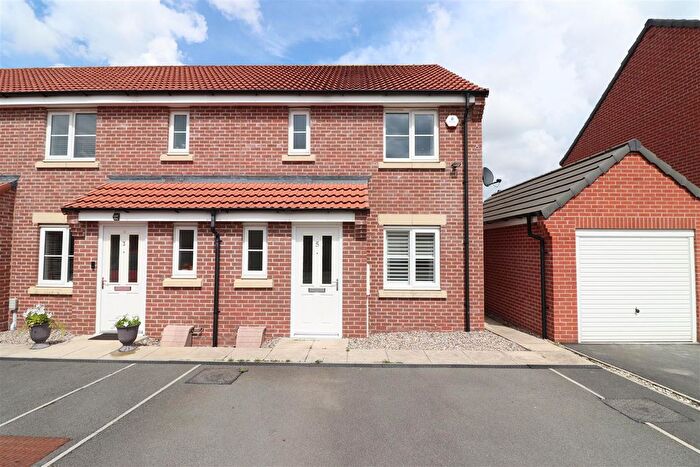 3 Bedroom End Of Terrace House To Rent In Grainger Drive, Pocklington, YO42